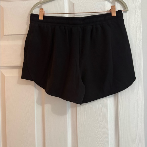 Varley double soft Ritchie short sleeve and Margot low rise short set - Picture 5 of 6